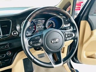 2020 KIA GRAND CARNIVAL 2.2 SXL - image blurred placeholder