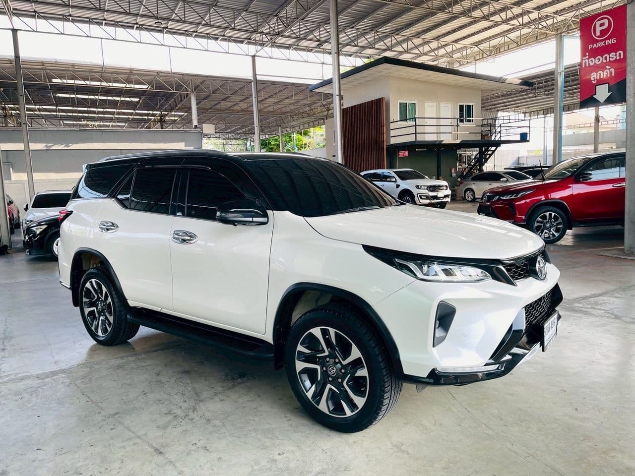 โตโยต้า ฟอร์จูนเนอร์ 2.4 เลเจนเดอร์ ปี 2021