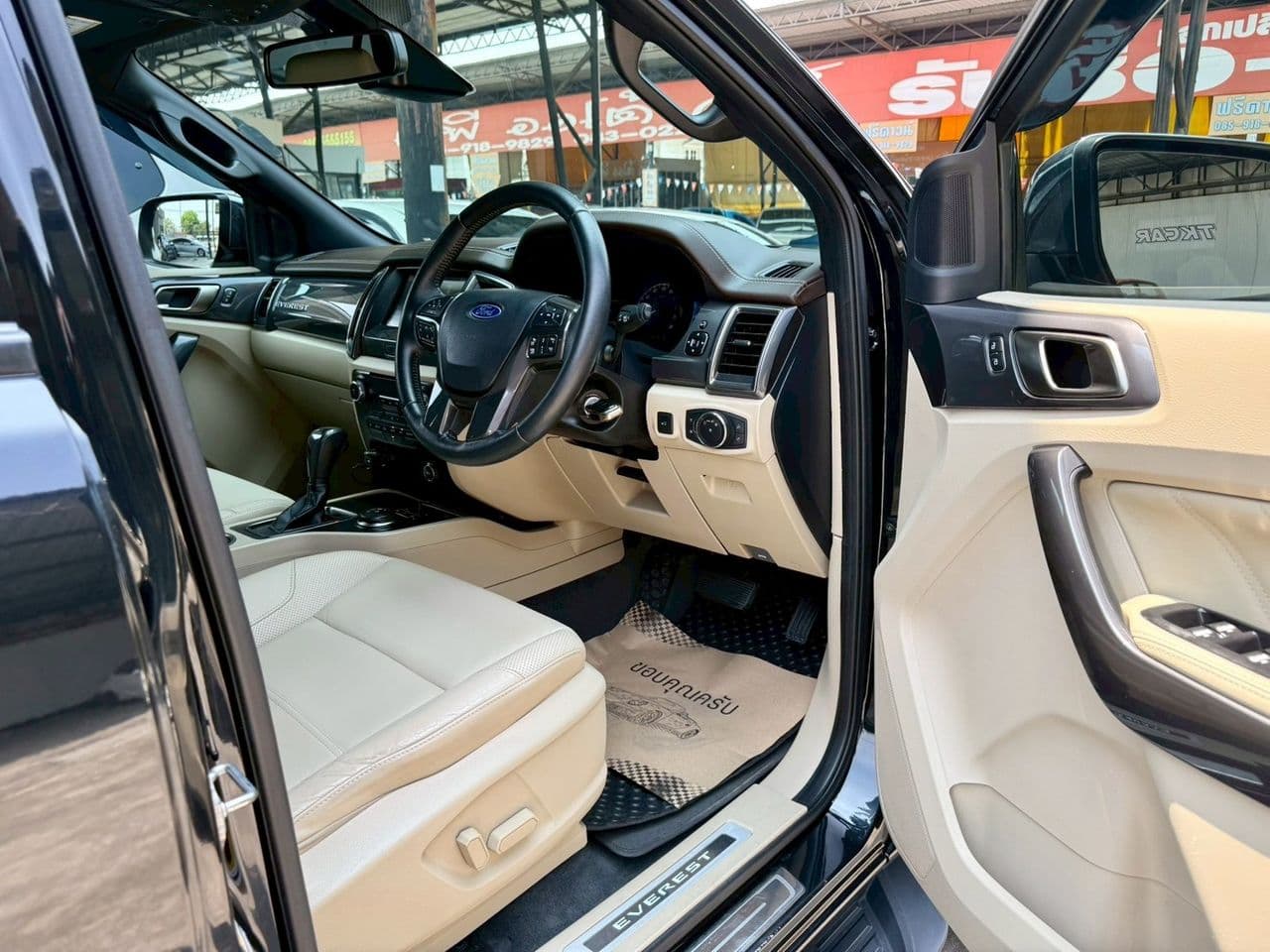 2017 Ford Everest 3.2 4x4 Titanium Plus รุ่นท็อปสุด