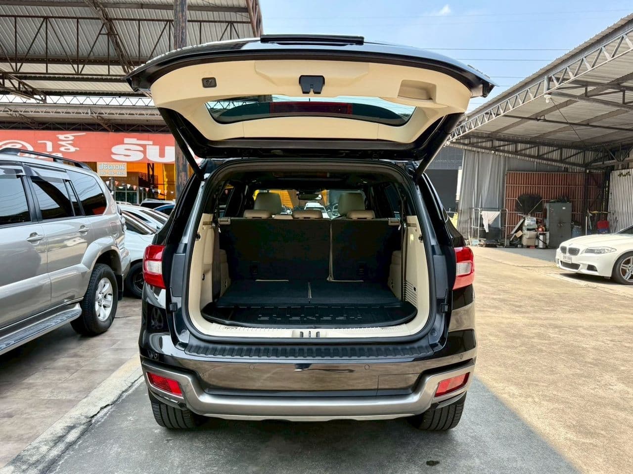 2017 Ford Everest 3.2 4x4 Titanium Plus รุ่นท็อปสุด
