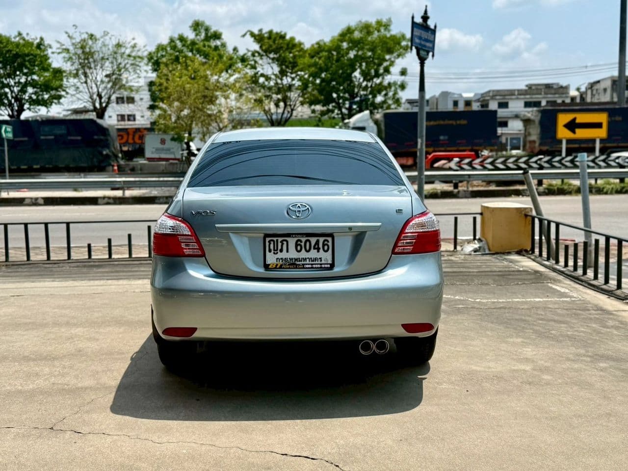 2011 TOYOTA VIOS 1.5E เกียร์ธรรมดา