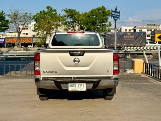 2017 NISSAN NP300 2.5 V Diesel Manual Transmission - image blurred placeholder