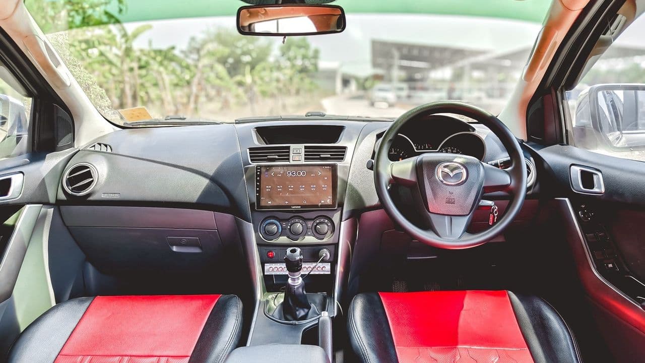 2015 MAZDA BT50 PRO 2.2 Hi-Racer 4 ประตู M/T