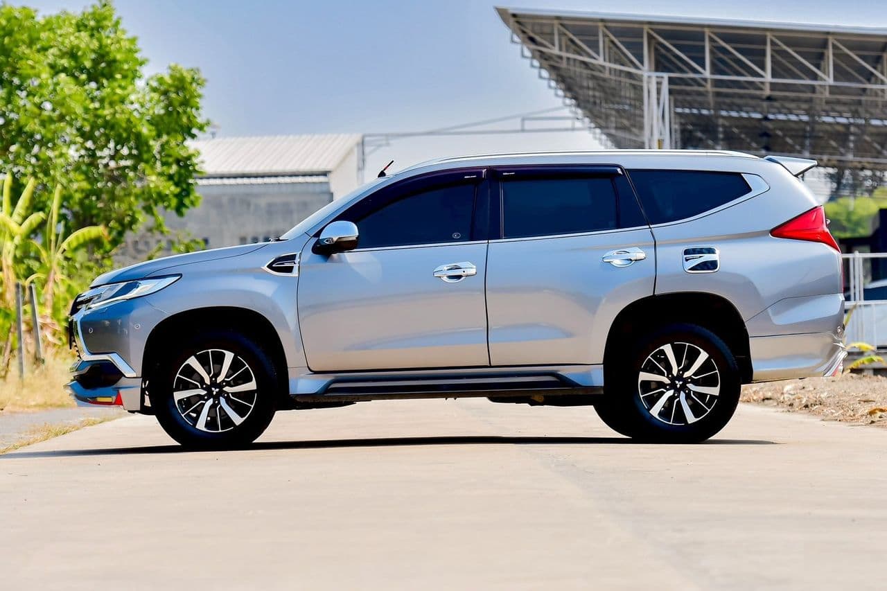 MITSUBISHI PAJERO SPORT 2.4GT พรีเมียม ท็อป A/T ปี 2017