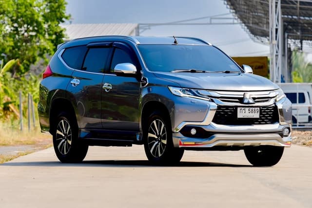 MITSUBISHI PAJERO SPORT 2.4GT พรีเมียม ท็อป A/T ปี 2017