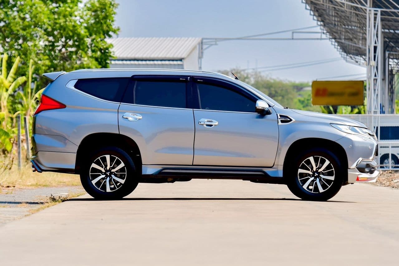 MITSUBISHI PAJERO SPORT 2.4GT พรีเมียม ท็อป A/T ปี 2017