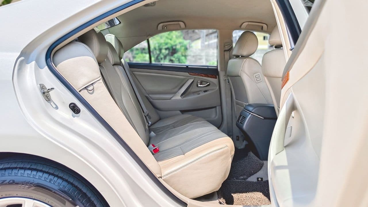 TOYOTA CAMRY Hybrid 2.4 DVD ปี 2009
