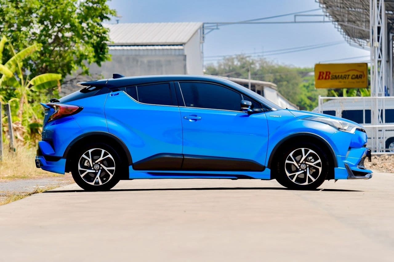 2019 TOYOTA C-HR 1.8 ไฮบริด รุ่นกลาง เกียร์อัตโนมัติ