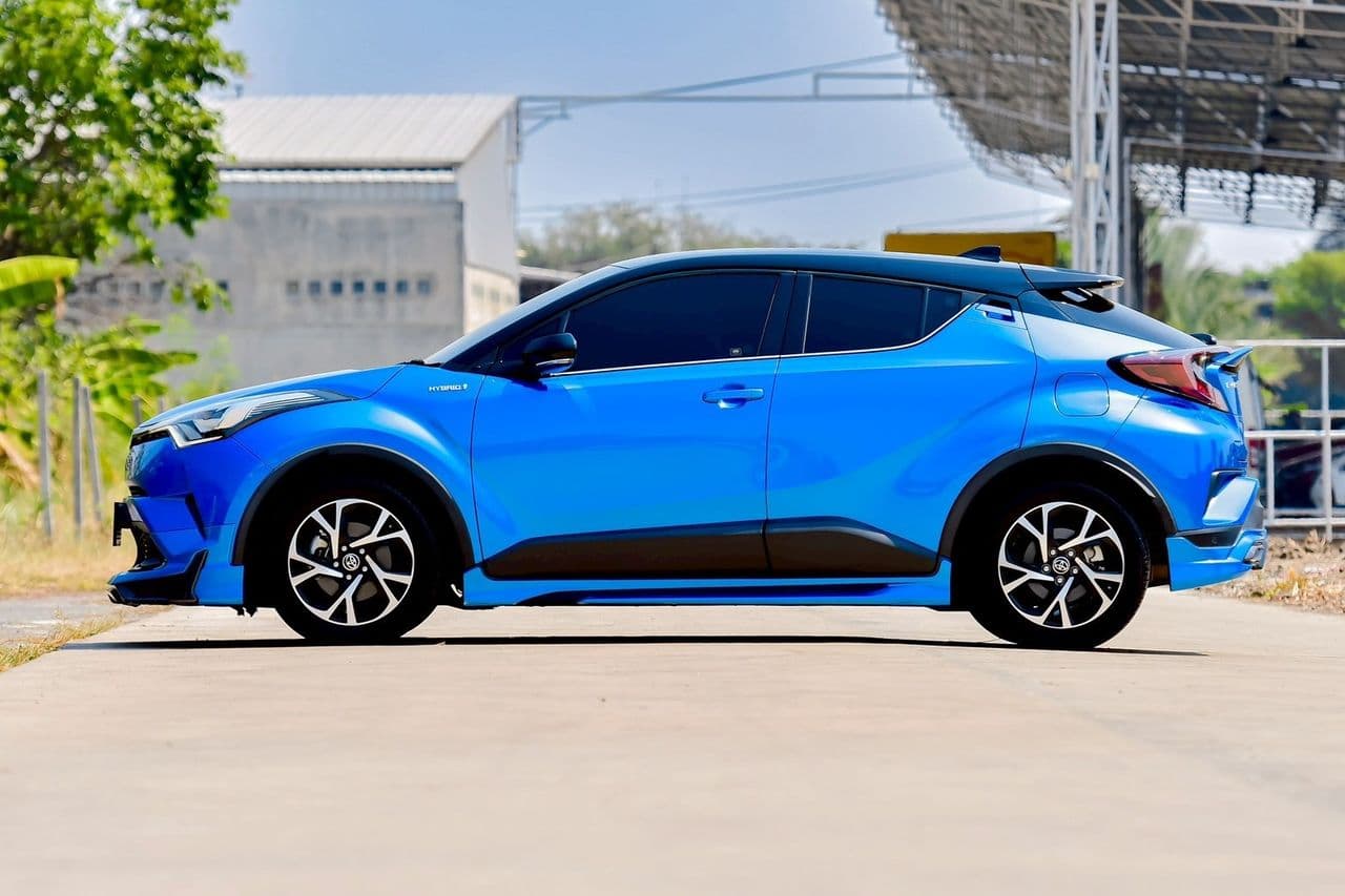 2019 TOYOTA C-HR 1.8 ไฮบริด รุ่นกลาง เกียร์อัตโนมัติ