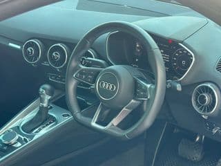 2023 Audi TT 45 TFSI Quattro S-Line Final Icon สีดำ - image blurred placeholder