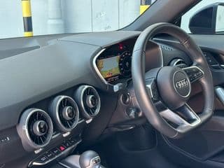 2023 Audi TT 45 TFSI Quattro S-Line Final Icon สีดำ - image blurred placeholder