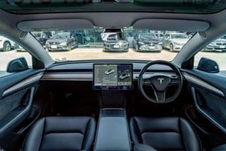 2023 TESLA MODEL 3 RWD รถยนต์ขับเคลื่อนล้อหลัง - image blurred placeholder