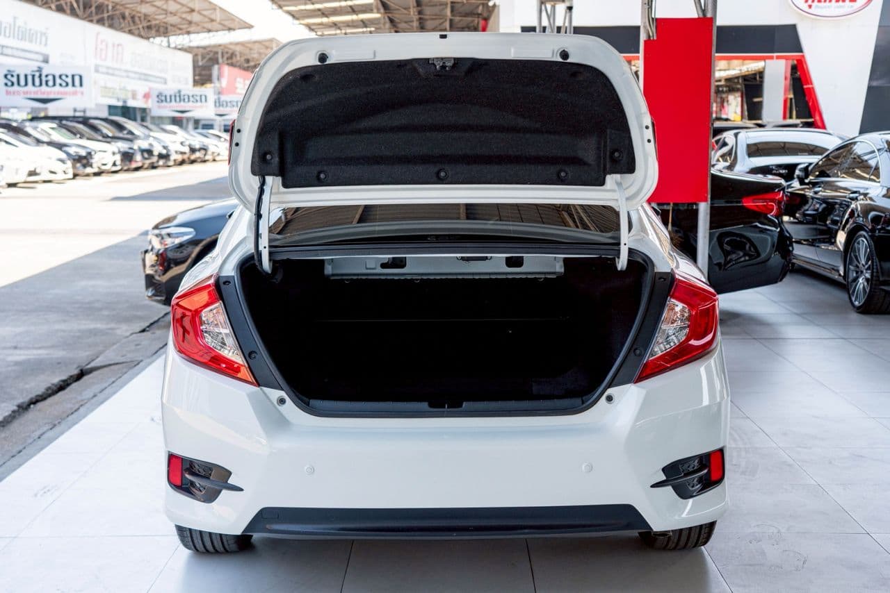 Honda CIVIC 1.8 EL ปี 2017
