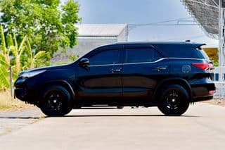TOYOTA Fortuner 2.4 V 6A/T ปี 2018 - image blurred placeholder