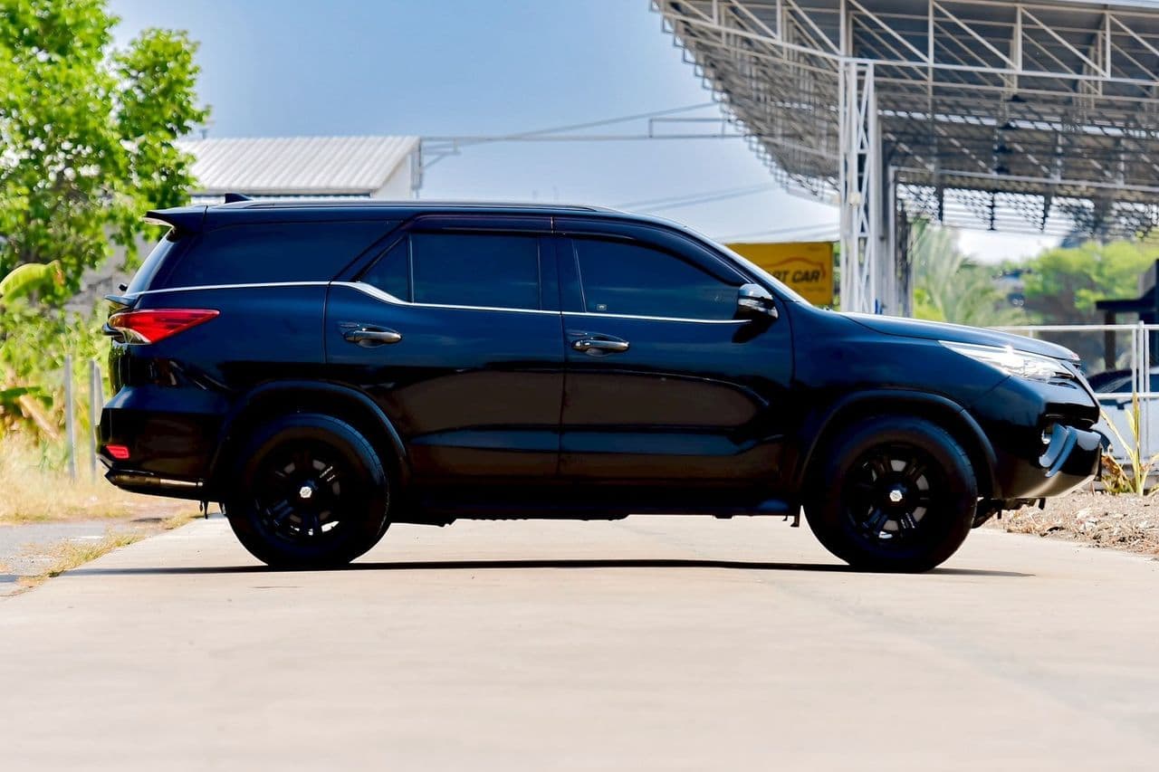 TOYOTA Fortuner 2.4 V 6A/T ปี 2018