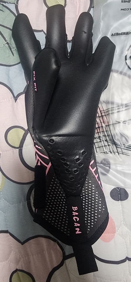 ถุงมือผู้รักษาประตู