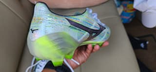 รองเท้าฟุตบอล MIZUNO - image blurred placeholder