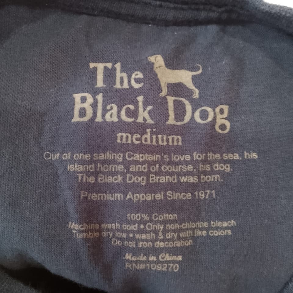 เสื้อยืด The Black Dog
