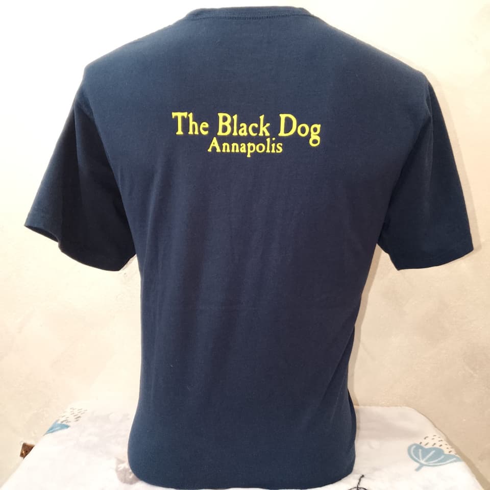 เสื้อยืด The Black Dog