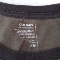 เสื้อลายทหารแบรนด์ Old Navy - image blurred placeholder