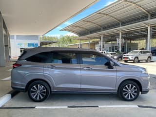 Toyota Veloz 2023 1.5 cc - image blurred placeholder