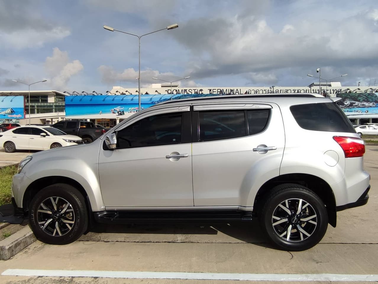 Isuzu MUX 2020 1.9cc