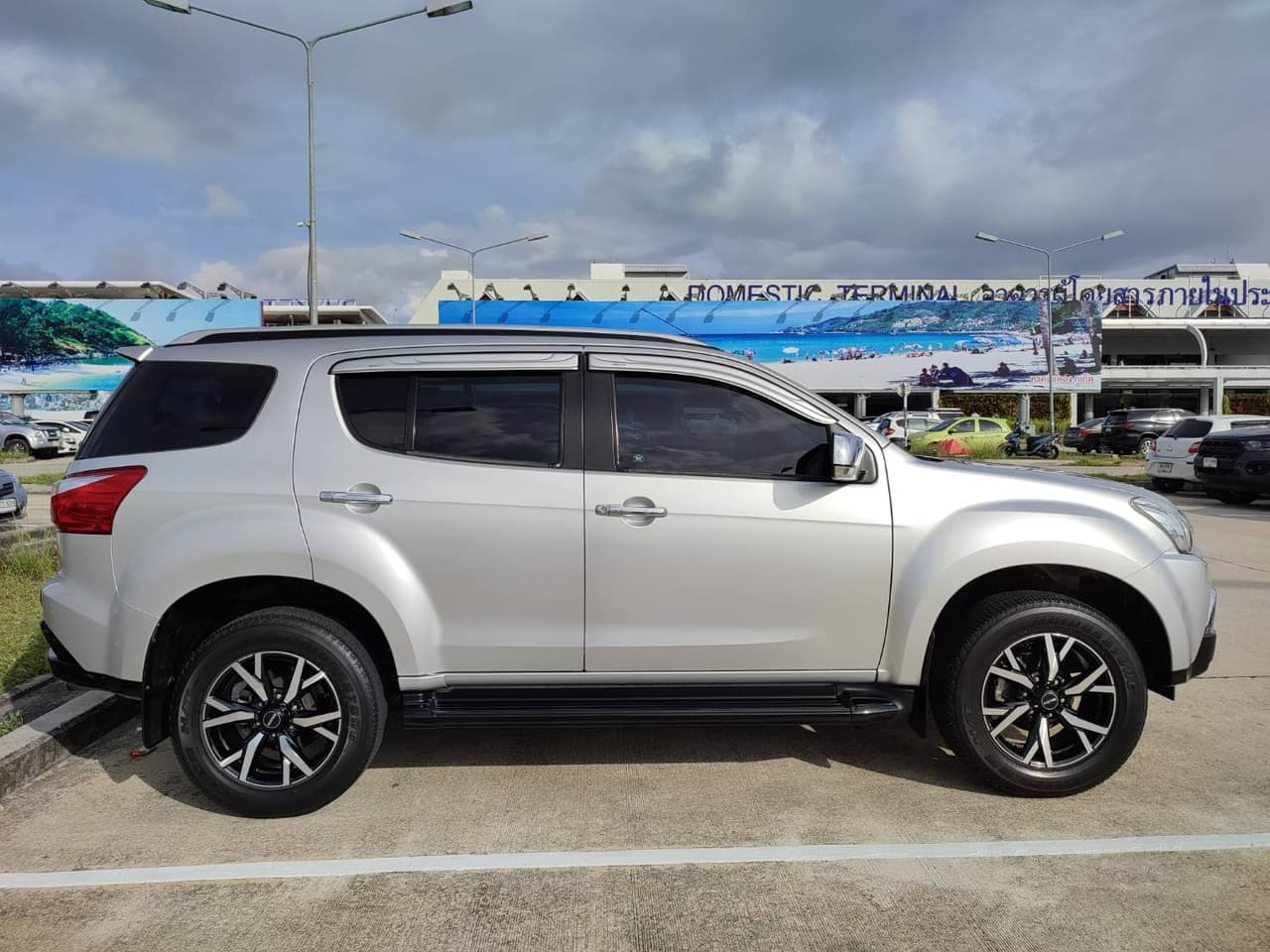 Isuzu MUX 2020 1.9cc