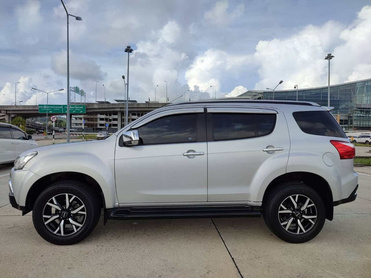 Isuzu MUX 2020 1.9cc