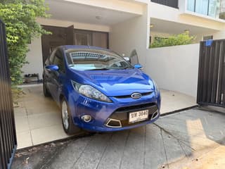 Ford Fiesta 2012 - image blurred placeholder