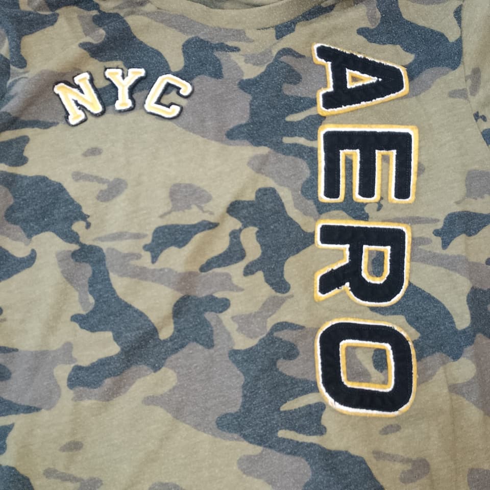 เสื้อลายพราง Aeropostale
