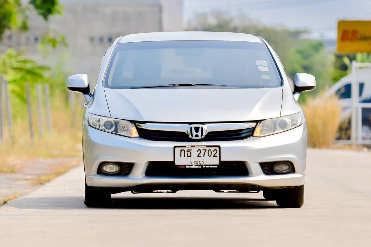 HONDA Civic 1.8S ปี 2013 ดีไซน์ทันสมัย ขับสนุก