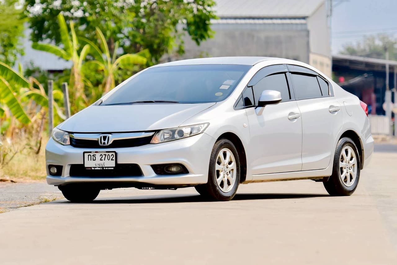 HONDA Civic 1.8S ปี 2013 ดีไซน์ทันสมัย ขับสนุก