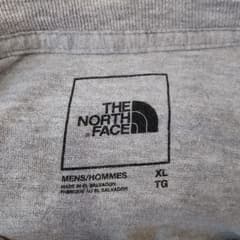 เสื้อแขนยาว The North Face - image blurred placeholder