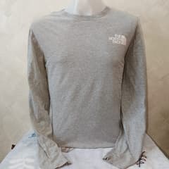 เสื้อแขนยาว The North Face - image blurred placeholder