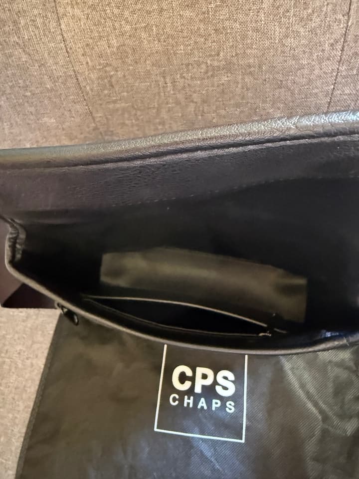 กระเป๋าหนังแท้ Cps