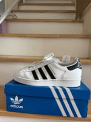 Adidas Superstar (รหัส EG4958) สีขาว-ดำยอดฮิต - image blurred placeholder