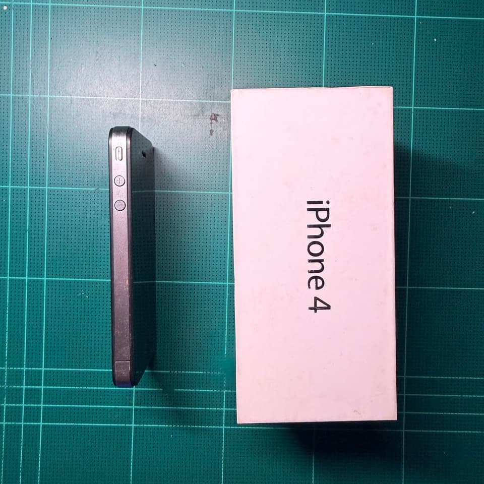 ขาย iPhone 4 เครื่องแท้จากศูนย์ + เกมในเครื่องเพียบ (หายากหลายเกม!)