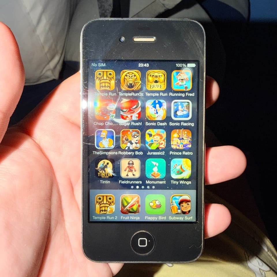 ขาย iPhone 4 เครื่องแท้จากศูนย์ + เกมในเครื่องเพียบ (หายากหลายเกม!)