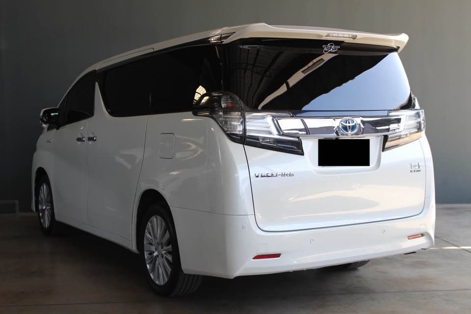 โตโยต้า Alphard ปี 2015