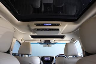 โตโยต้า Alphard ปี 2015 - image blurred placeholder