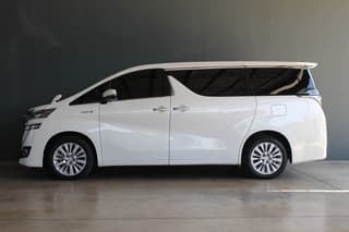 โตโยต้า Alphard ปี 2015 - image blurred placeholder