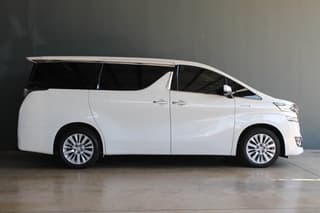 โตโยต้า Alphard ปี 2015 - image blurred placeholder