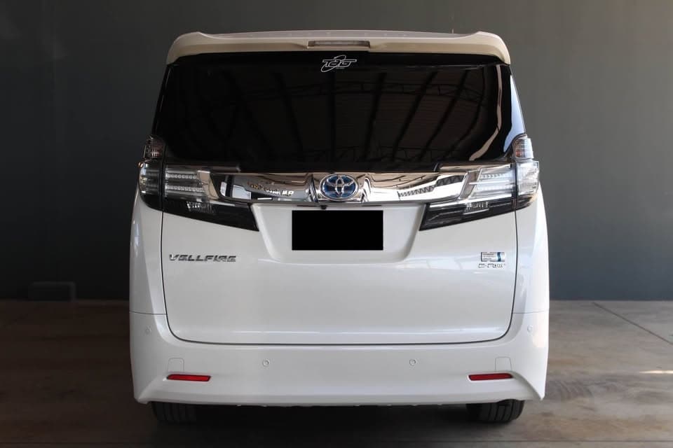 โตโยต้า Alphard ปี 2015