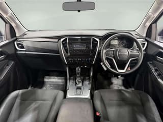 ISUZU 1.9 แอคทีฟ - image blurred placeholder