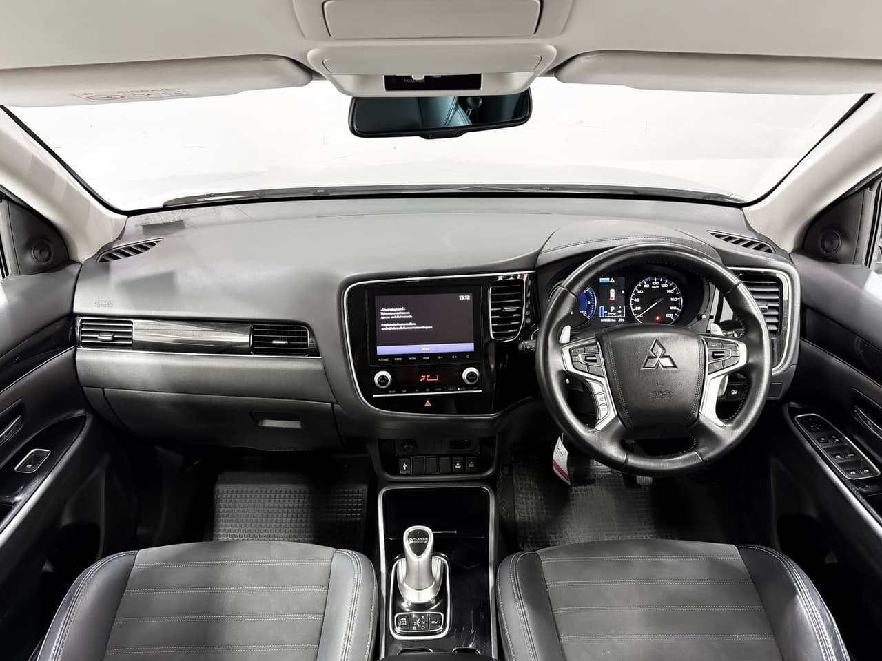 MITSUBISHI OUTLANDER PHEV 2.4 GT ขับเคลื่อน 4 ล้อ