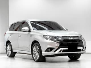 MITSUBISHI OUTLANDER PHEV 2.4 GT ขับเคลื่อน 4 ล้อ - image blurred placeholder