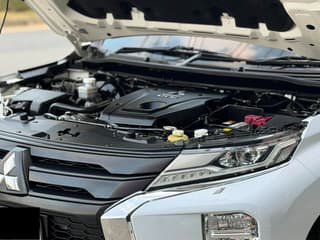 MITSUBISHI PAJERO 2.4GT พรีเมียม ท็อป 2WD - image blurred placeholder