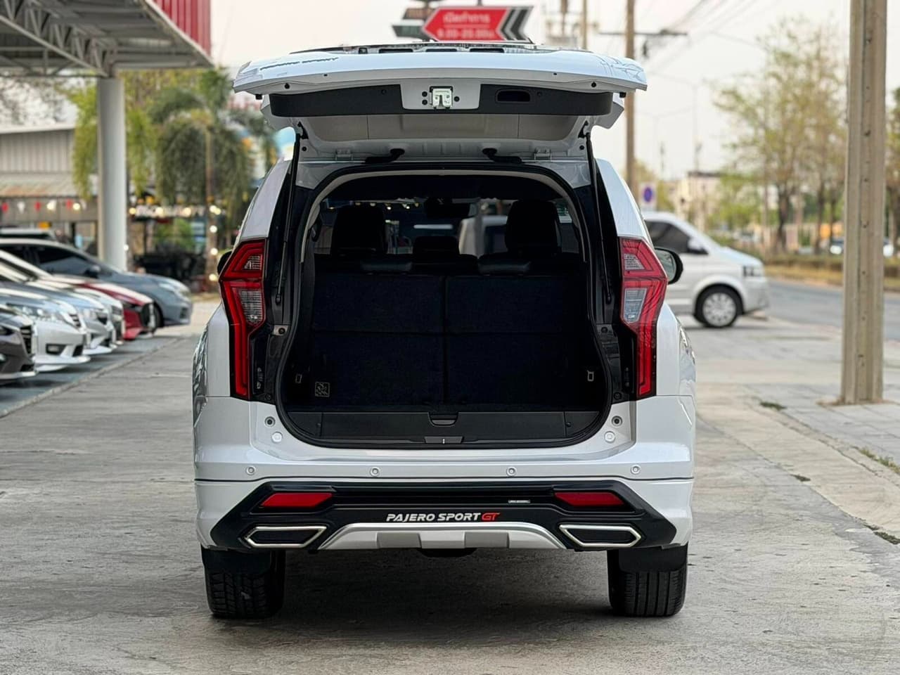 MITSUBISHI PAJERO 2.4GT พรีเมียม ท็อป 2WD