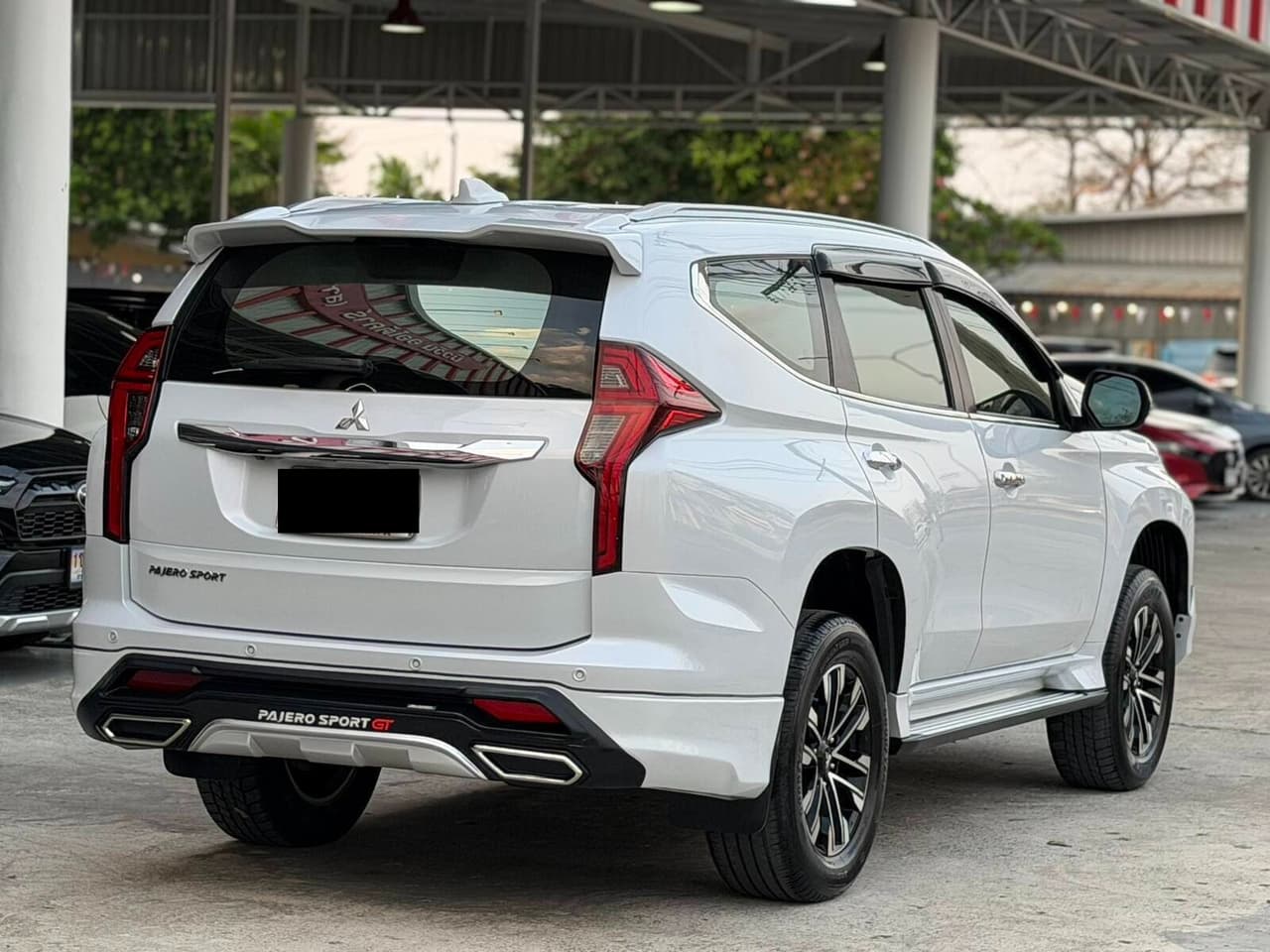 MITSUBISHI PAJERO 2.4GT พรีเมียม ท็อป 2WD