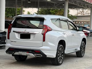 MITSUBISHI PAJERO 2.4GT พรีเมียม ท็อป 2WD - image blurred placeholder